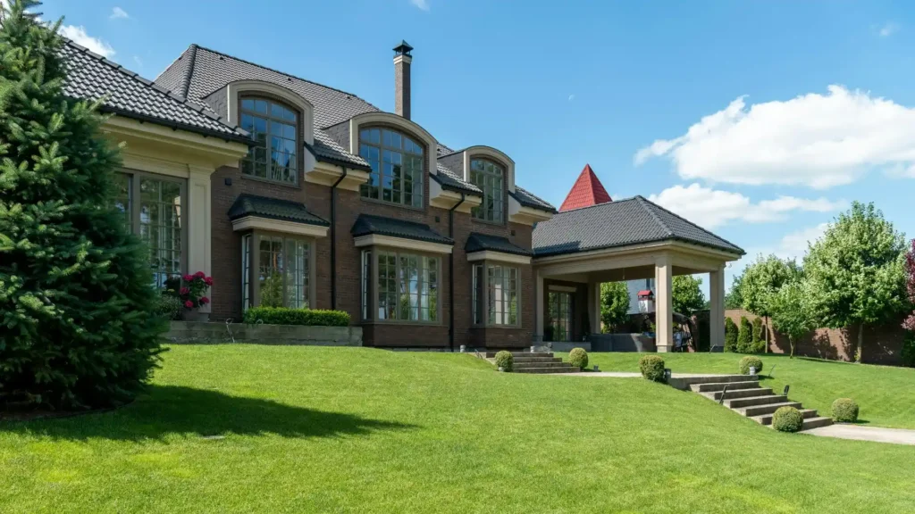 een lawn maintained with a proper fertilization schedule in Northwest Arkansas